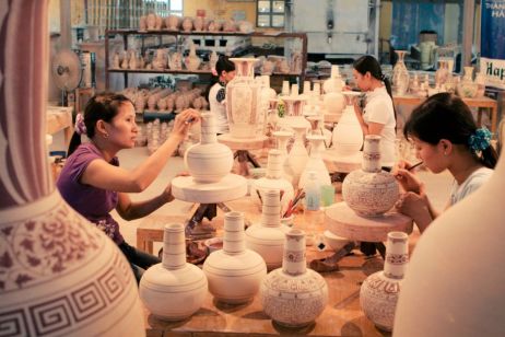 Visit Bat Trang Ceramic Village