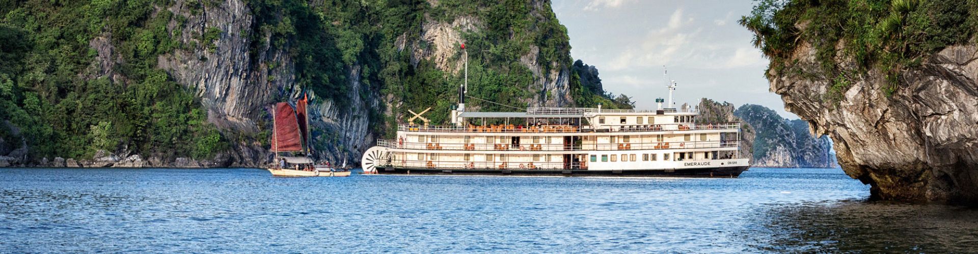 Deluxe Cruises Halong Bay