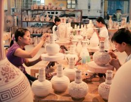 Visit Bat Trang Ceramic Village