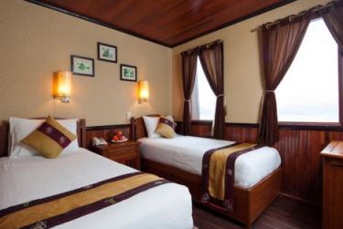 Twin bed cabin