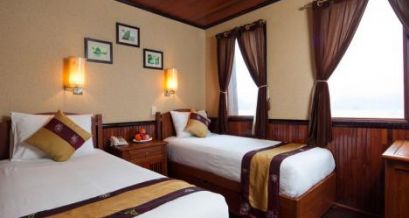 Superior twin bed cabin