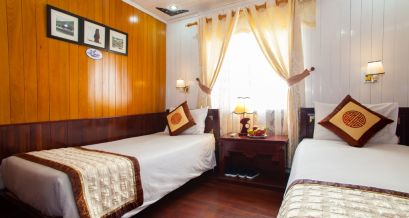 Twin bed cabin