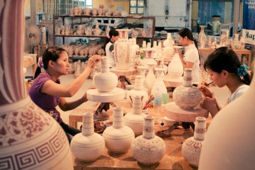 Visit Bat Trang Ceramic Village