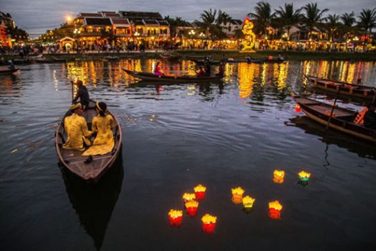 CNN names Hoi An floating lanterns among best travel photos