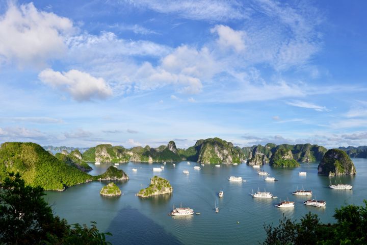 Hanoi - Ha Long – Hanoi Full day