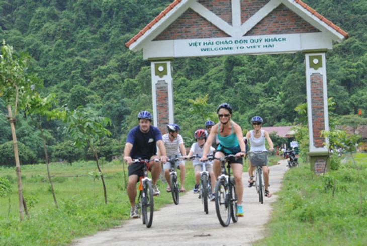 Biking trip Cat Ba