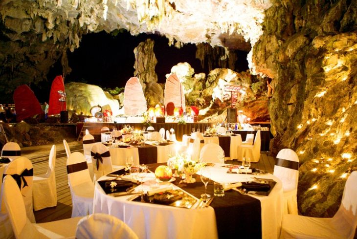 Dinner in cave