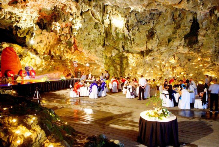 Dinner in cave