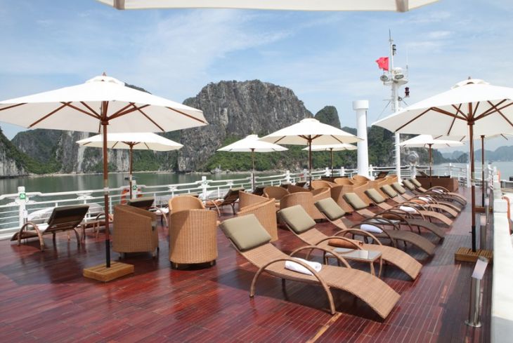 Cruise sundeck