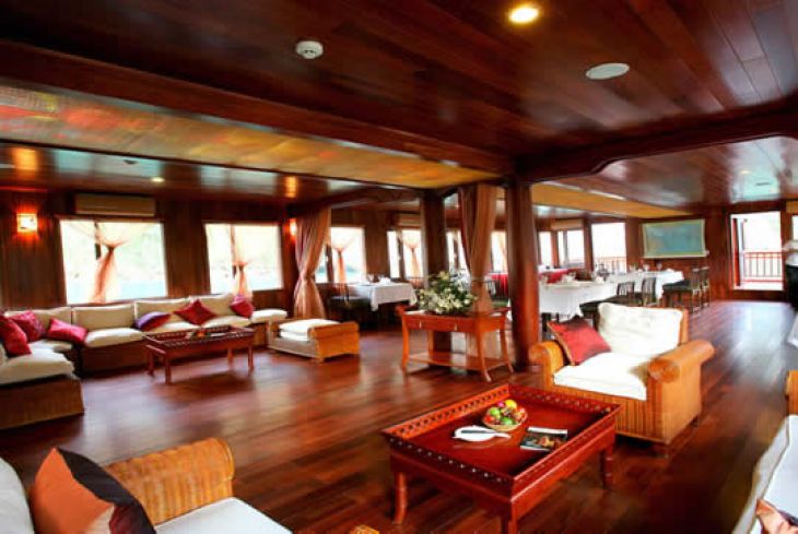 Cruise restaurant