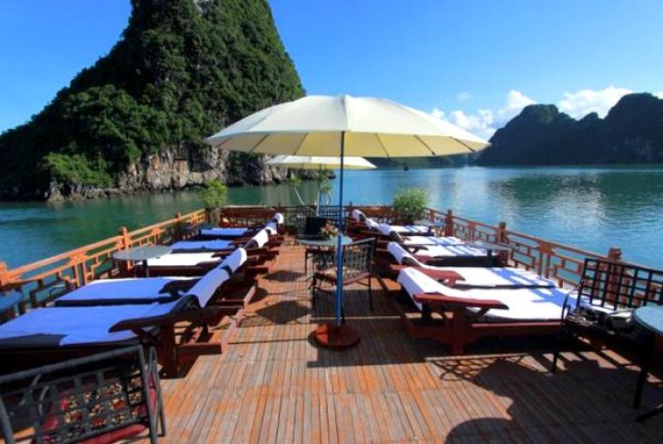 Cruise sundeck