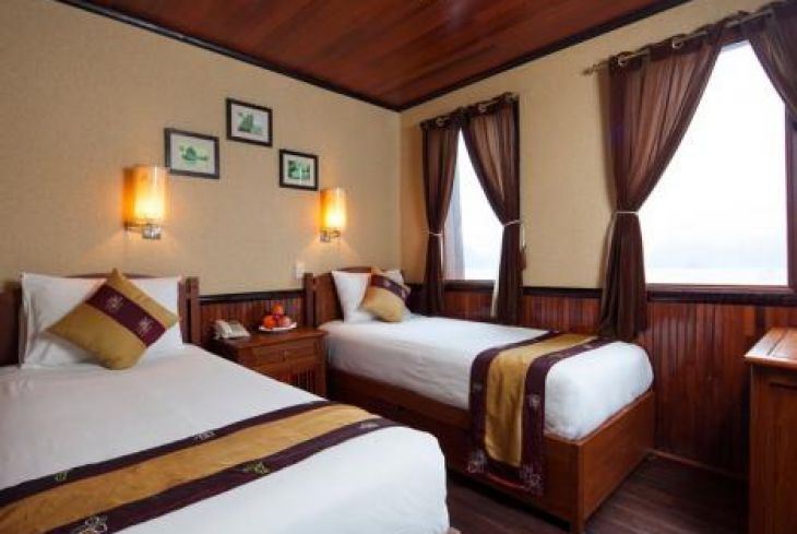 Twin bed cabin
