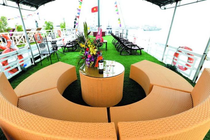 Cruise sundeck