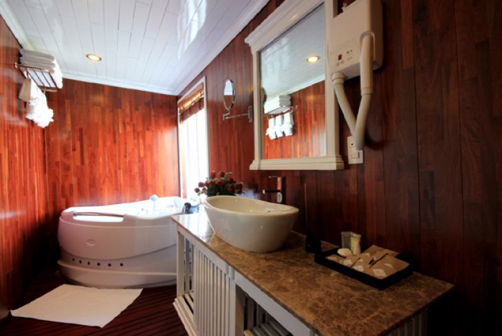 Bathroom Senior Cabin