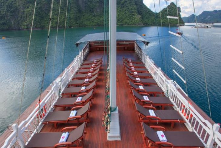 Cruise sundeck