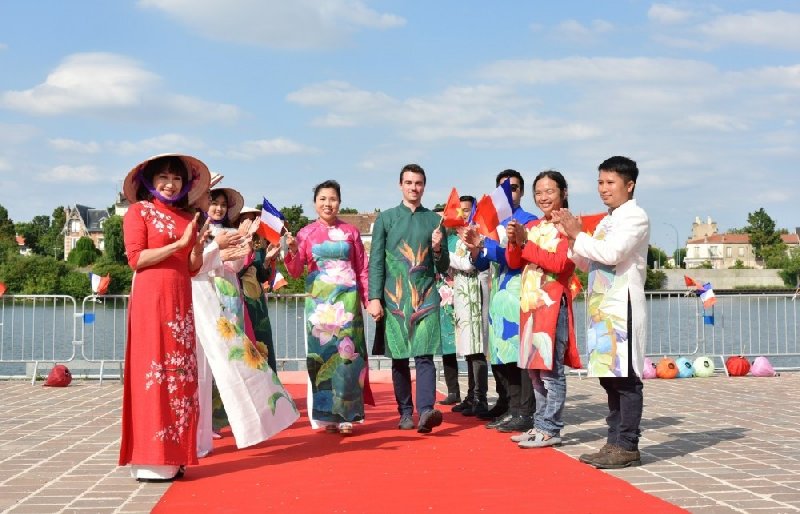 Ao dai - Tourism Ambassador