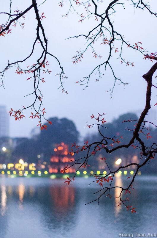  The Sword Lake, Hanoi's iconic site. Photo: Hoang Tuan Anh