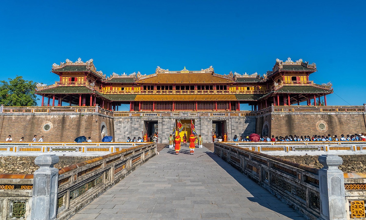 Changing of the guard at Hue Imperial Citadel pic 1