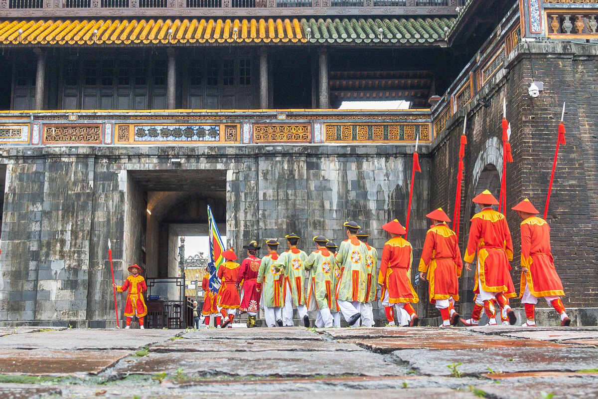 Changing of the guard at Hue Imperial Citadel pic 2