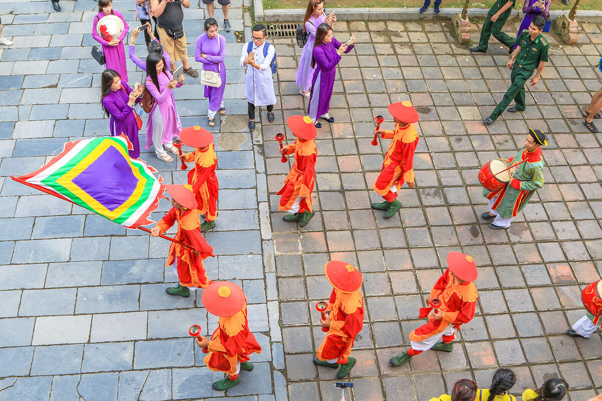 Changing of the guard at Hue Imperial Citadel pic 6