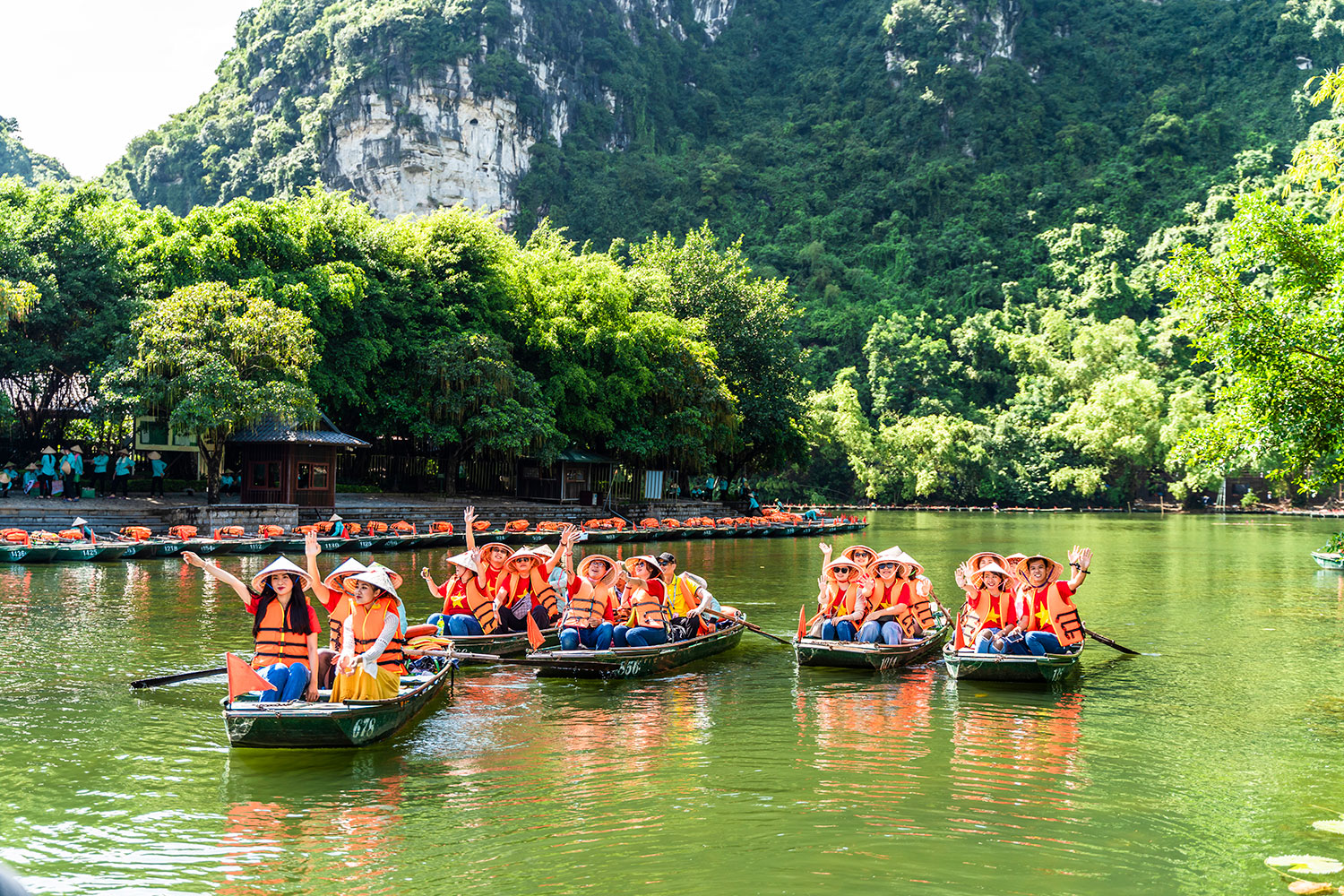 Limestone rich Trang An draws tourists with ancient allure pic 4