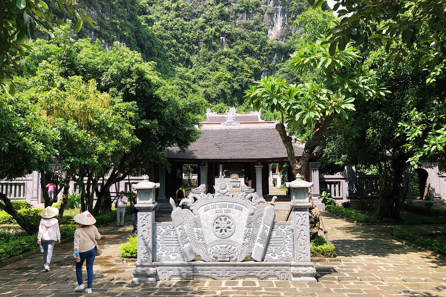 Limestone rich Trang An draws tourists with ancient allure pic 6