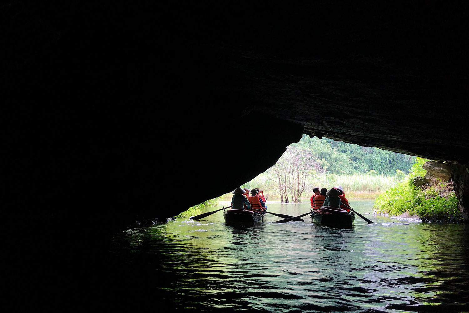 Limestone rich Trang An draws tourists with ancient allure pic 7