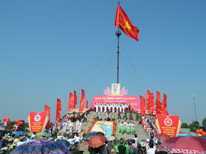 Hien Luong Bridge