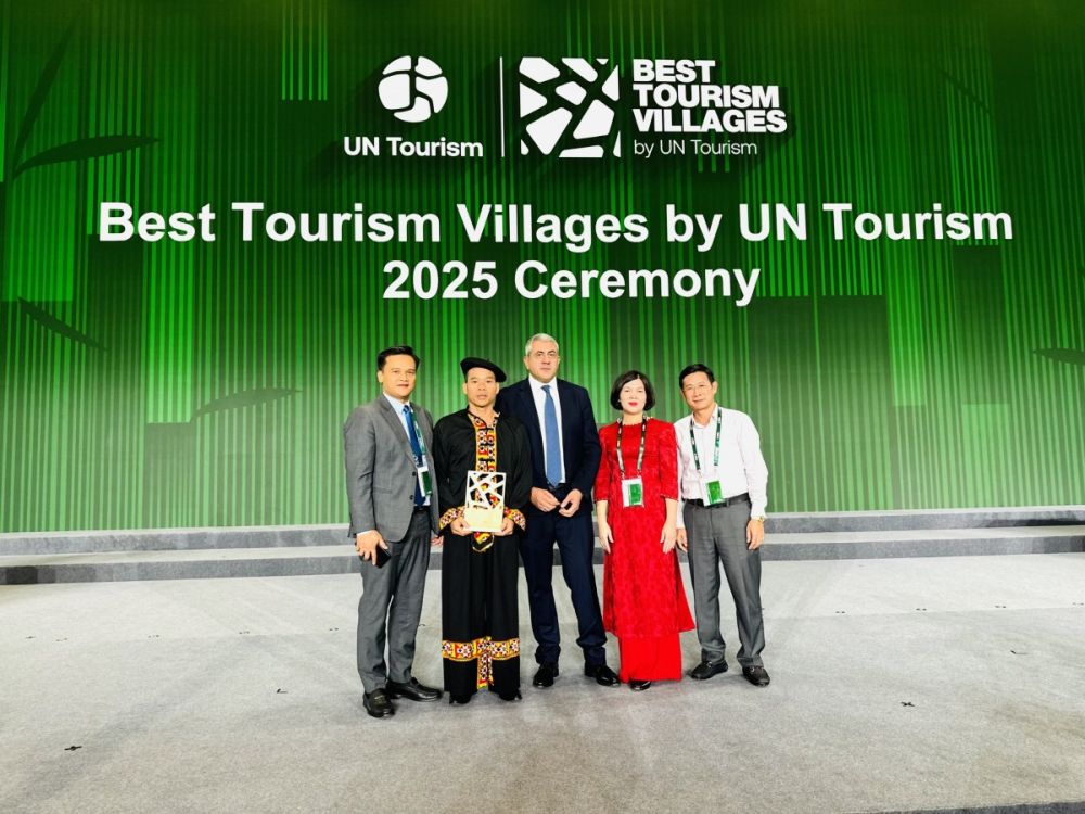 Getting lost in Lo Lo Chai Village, best tourism village in 2025 - 1