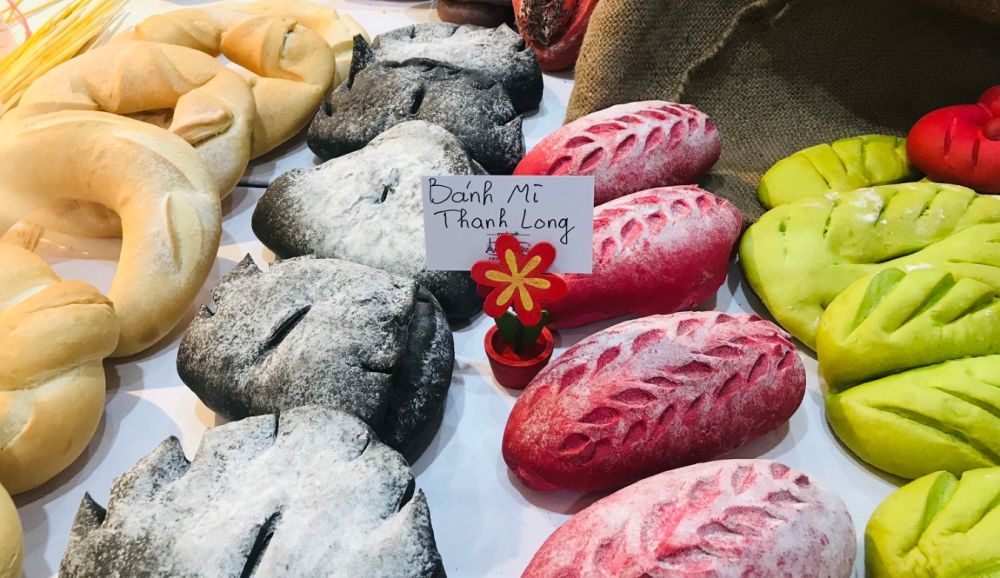 HCMC banh mi festival draws thousands of sandwich eaters 2