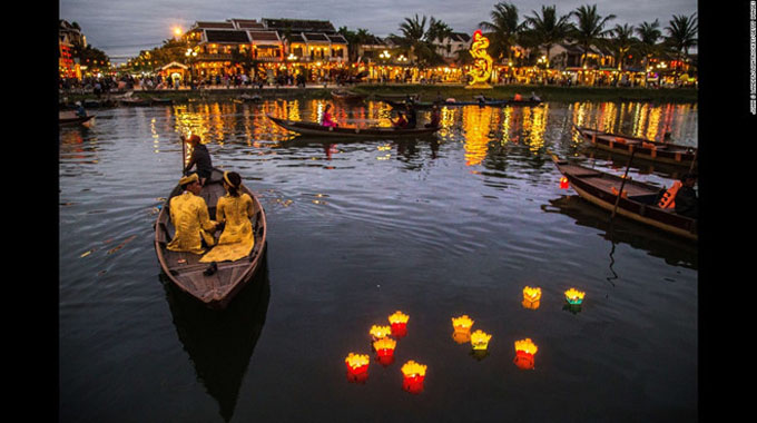 floating lanterns in Hoi An